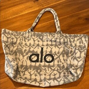 Best Price! ALO Yoga Black and Gray Tote Bag